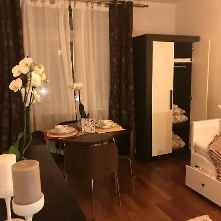 Stare Miasto Dluga 8 *