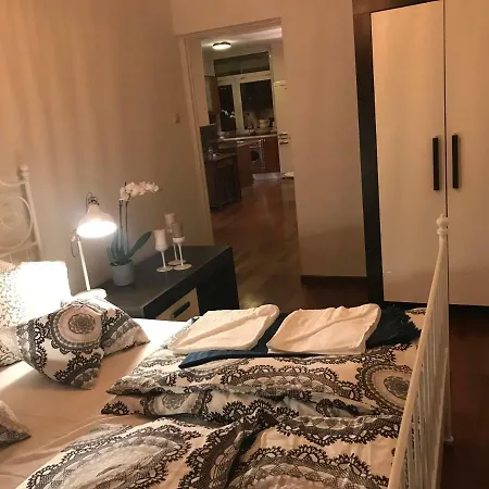 Stare Miasto Dluga 8 *