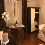 Stare Miasto Długa 8 *