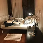 Stare Miasto Długa 8 *
